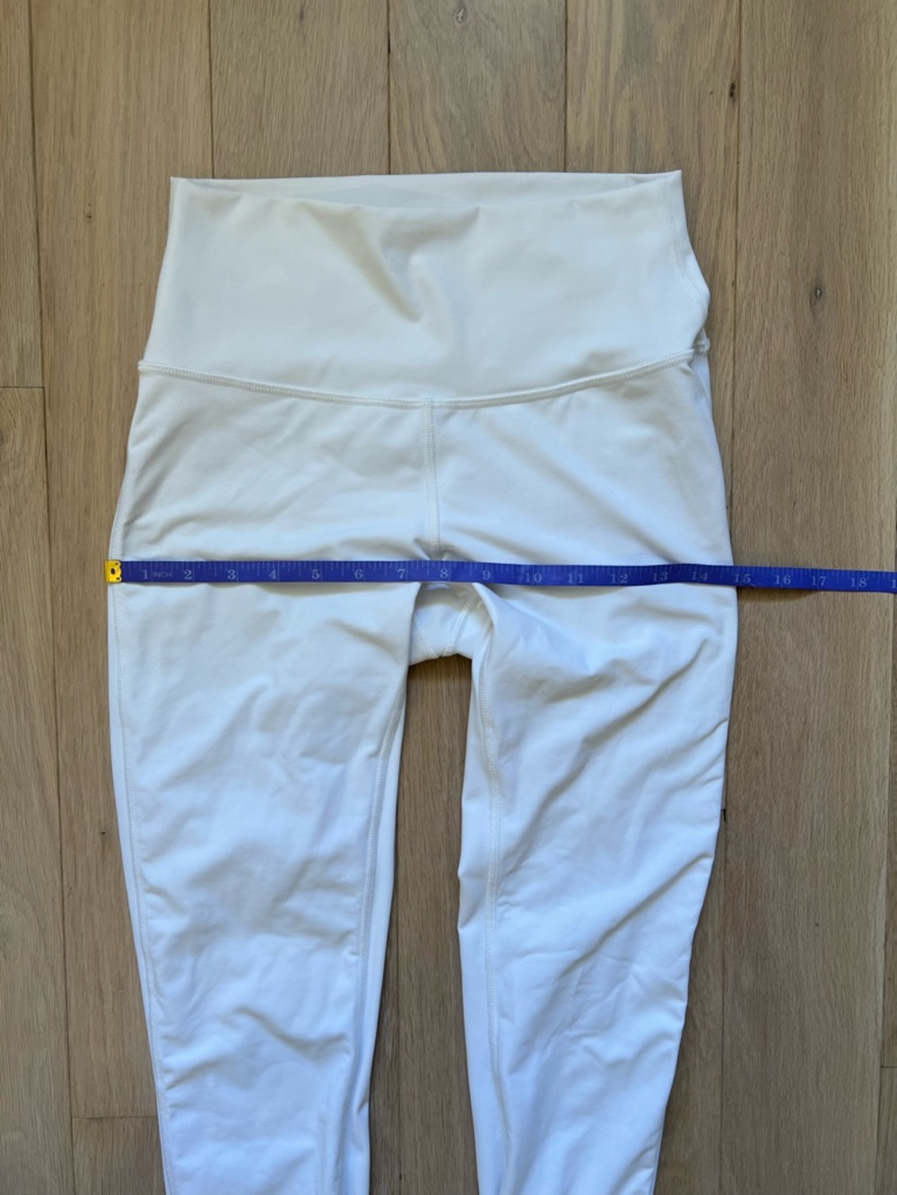 White Lululemon High-Rise Leggings Size 6 Small - Picture 8 of 12